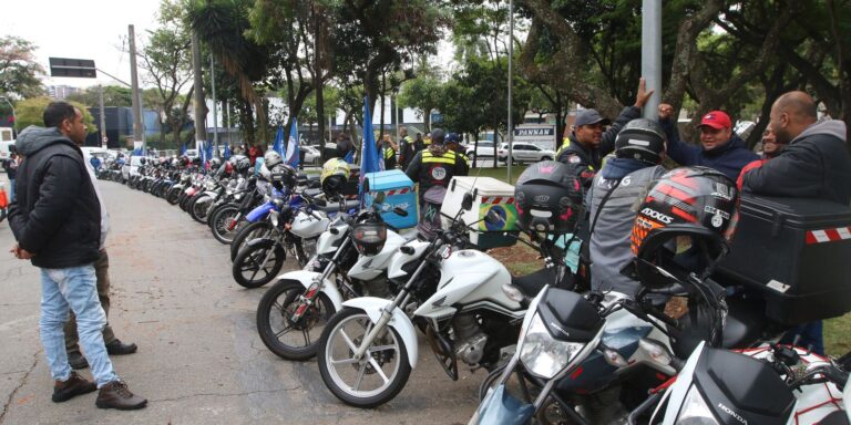 Governo prepara linha de crédito para motociclistas de aplicativos