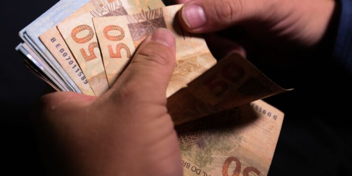 Caixa começa a pagar Bolsa Família de junho Caixa começa a pagar Bolsa Família de junho
