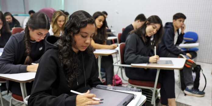 Prouni recebe 529,7 mil inscrições para o segundo semestre de Prouni recebe 529,7 mil inscrições para o segundo semestre de 2026