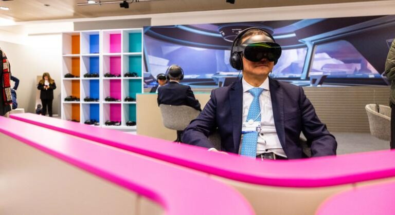 Inteligência artificial redefine trabalho sem provocar demissões em massa