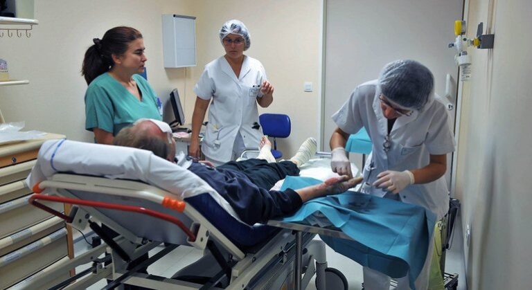 Médica explica como identificar sinais de AVC e reduzir riscos de se ter um