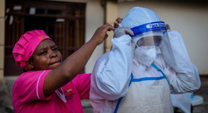 OMS diz que surto de ebola já matou quase 1 OMS diz que surto de ebola já matou quase 1 mil pessoas na RD Congo