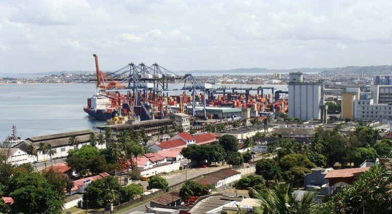 Apesar de conflitos e guerras, comércio global cresce e deve chegar a US$ 2 trilhões