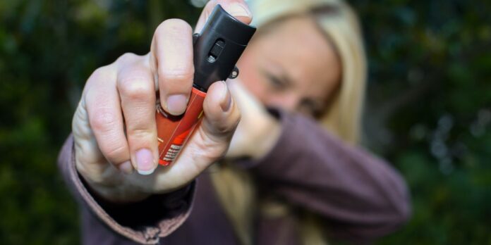 Spray de pimenta para mulher é medida paliativa, diz promotora Spray de pimenta para mulher é medida paliativa, diz promotora