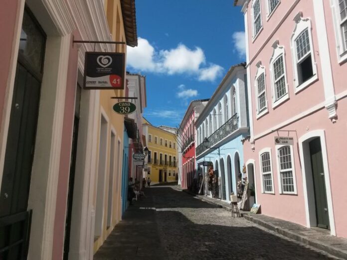Lei define que Salvador será capital simbólica do país em História do Brasil - geral - centro histórico Salvador Pelourinho
