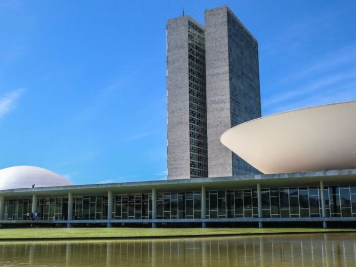 Medida Provisória destina R$ 13,3 bi para setor agropecuário e Brasília - monumentos e prédios públicos - Brasília - 22.05.2023 - Foto da Fachada do Congresso Nacional, em Brasília.