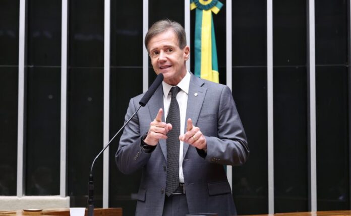 Câmara aprova MP que destina parte da arrecadação com bets Discussão e votação de propostas legislativas. Dep. Aluisio Mendes (REPUBLICANOS - MA)