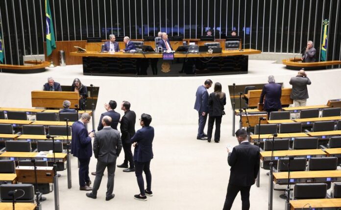 Câmara aprova MP que destina R$ 1,3 bilhão para municípios Discussão e votação de propostas legislativas.