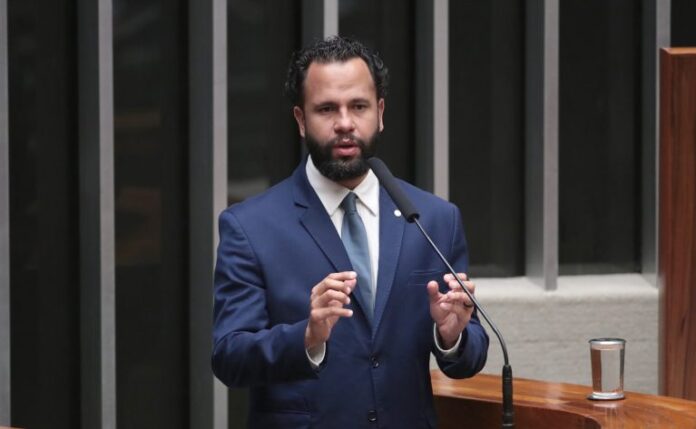 Discussão e votação de propostas legislativas. Dep. Pastor Henrique Vieira (PSOL - RJ)