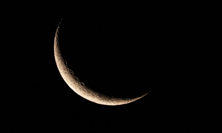 Um foguete da SpaceX vai cair na Lua e você poderá ver