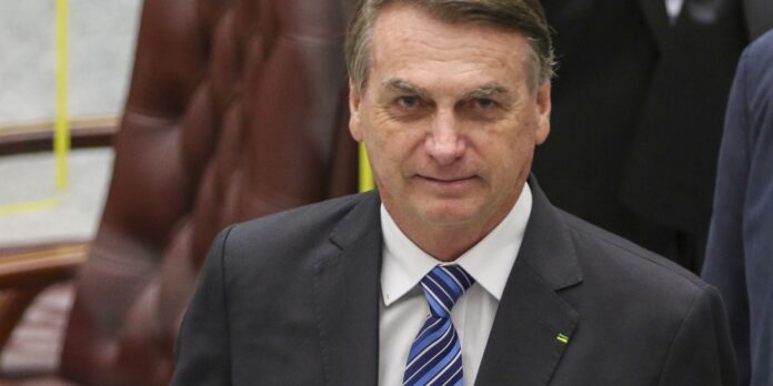 Alexandre de Moraes decide manter Bolsonaro em prisão domiciliar Alexandre de Moraes decide manter Bolsonaro em prisão domiciliar
