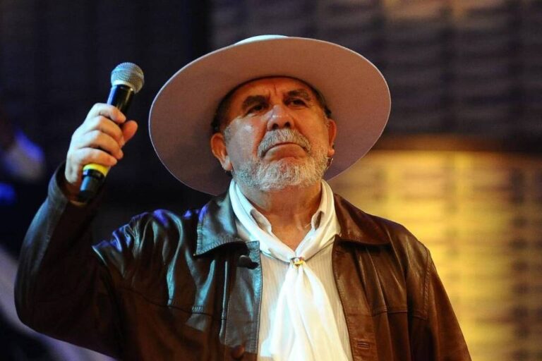 Morre Bagre Fagundes, músico símbolo da cultura gaúcha - 03/08/2026 - Ilustrada