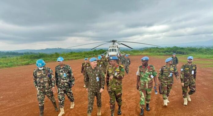 Crise dupla: brasileiro à frente de boinas-azuis na RD Congo Crise dupla: brasileiro à frente de boinas-azuis na RD Congo encara guerra e ebola
