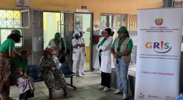 Teatro apoiado pela ONU alia vozes contra a corrupção em Moçambique