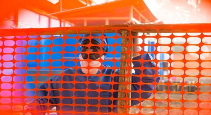 Combate ao ebola enfatiza riscos, ciência e solidariedade na África Combate ao ebola enfatiza riscos, ciência e solidariedade na África