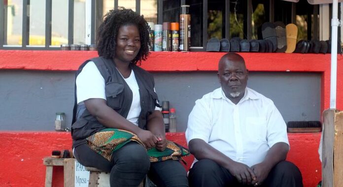 Em Moçambique, jovens investem em seus próprios negócios e geram Em Moçambique, jovens investem em seus próprios negócios e geram empregos
