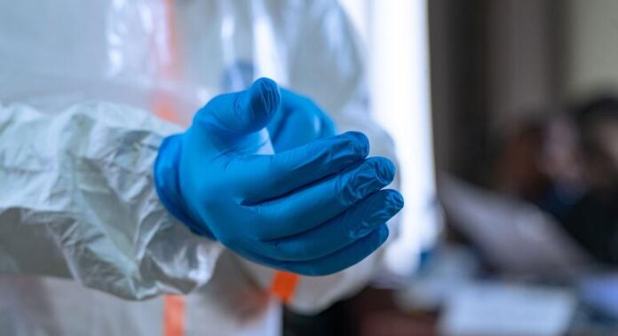 Chegada de milhares de vacinas à RD Congo busca conter surto de ebola