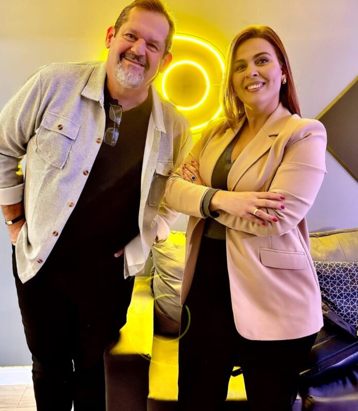 d90829de-3ea3-4f23-b72e-d9968c9ab021 Mauro Cezar e Débora Moraes