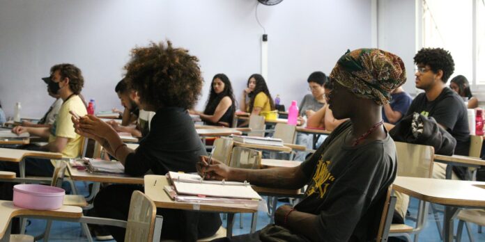 Inscrição para vestibular da Fuvest abre na próxima segunda-feira Inscrição para vestibular da Fuvest abre na próxima segunda-feira