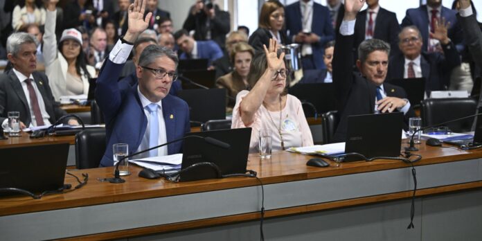 CCJ do Senado aprova texto-base da PEC da Segurança Pública CCJ do Senado aprova texto-base da PEC da Segurança Pública