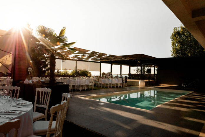 Outdoor wedding venue. https://www.magnific.com/