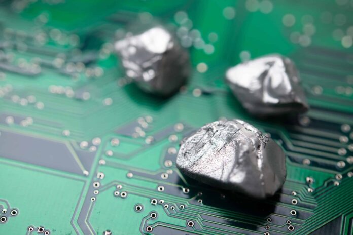Brasil cria política para explorar minerais críticos essenciais para smartphones, Brasil cria política para explorar minerais críticos essenciais para smartphones, carros elétricos e tecnologia