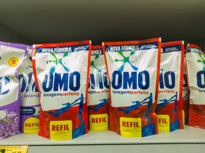 Omo, Comfort e Brilhante têm produção suspensa pela Anvisa em Omo, Comfort e Brilhante têm produção suspensa pela Anvisa em fábrica da Unilever