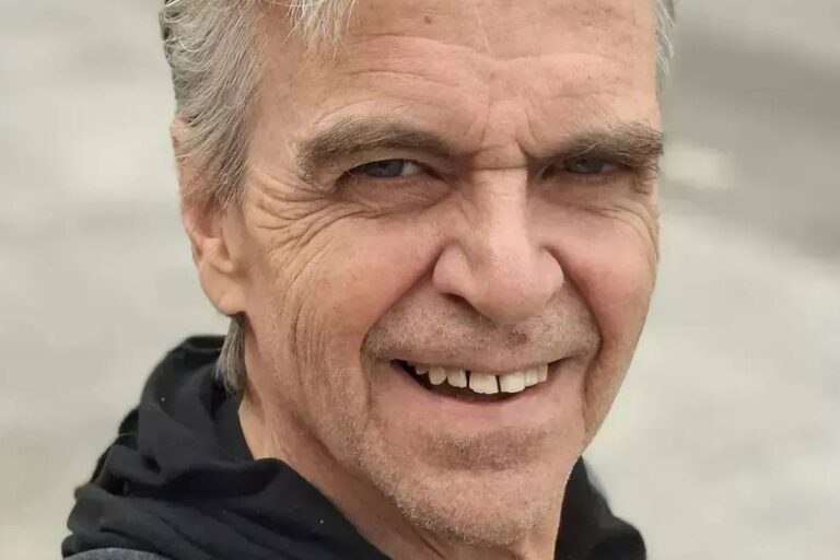 Morre C.W. Morgan, ator de 'Pânico', aos 72 anos - 08/10/2026 - Ilustrada