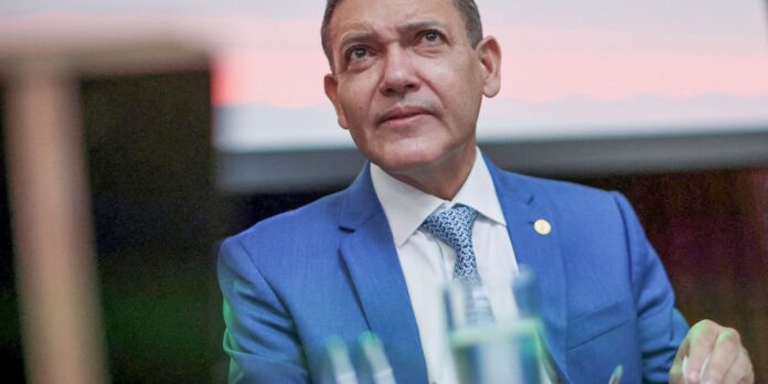 Eleição segue normal e sem sinal de interferência externa, diz Eleição segue normal e sem sinal de interferência externa, diz Marques
