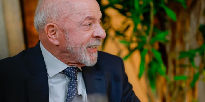 Lula diz que vai entregar amanhã ao TSE pedido de Lula diz que vai entregar amanhã ao TSE pedido de abertura de sigilo