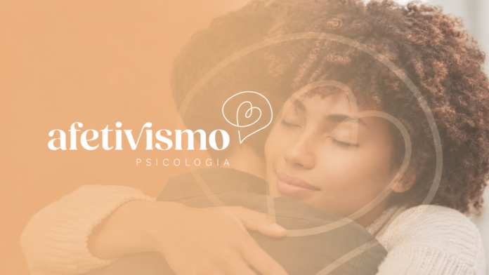 Abraço Afetivo em Tons de Pêssego Clínica Afetivismo