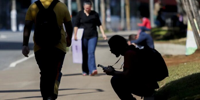 Percentual de jovens nem-nem no Brasil cai para 22,4%, mostra Percentual de jovens nem-nem no Brasil cai para 22,4%, mostra estudo